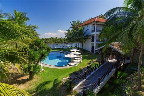 RIVER BEACH RESORT & RESIDENCES (AU$44).